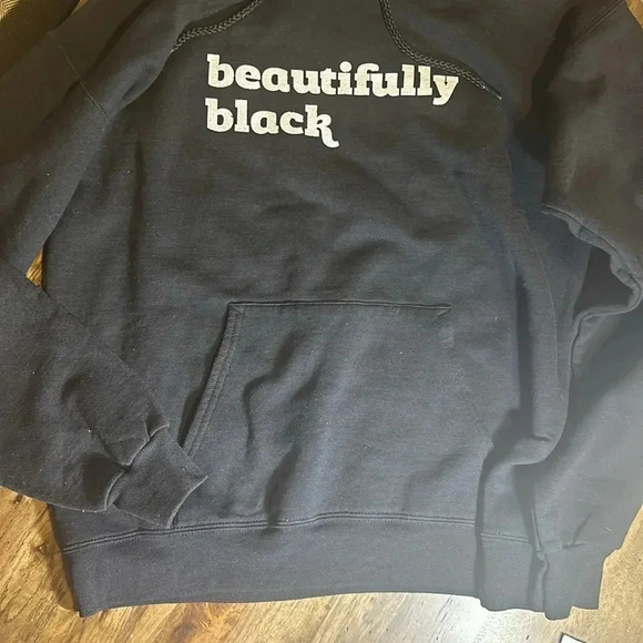 💥Beautifully Black Black in color Hoodie sweatshirt pullover medium kangaroo - Picture 2 of 4